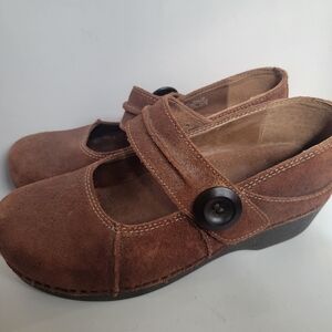 Dansko Womens Marcelle Mary Jane Clog Shoes Suede Tan Brown Size 38